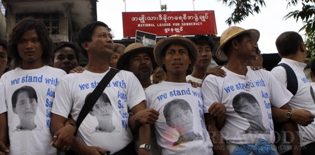 The Publics, democracy activists and NLD memberships are waiting to welcome Burma pro-democracy Aung San Suu Kyi at the National League for Democracy (NLD) headquarters in Rangoon, Burma.