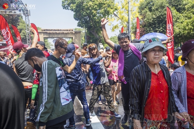 Inya Splash Walk 2019