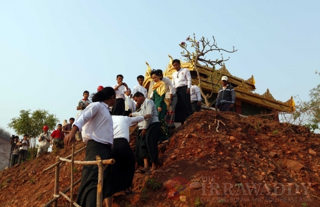 Aung San suu kyi visits Letpadaung copper mine