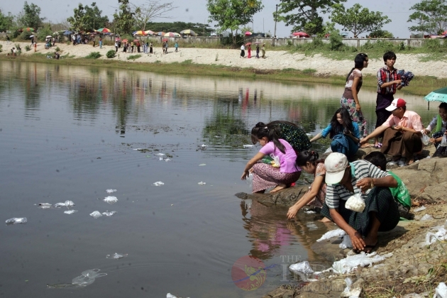 Burmese new year - thingyan water festival
