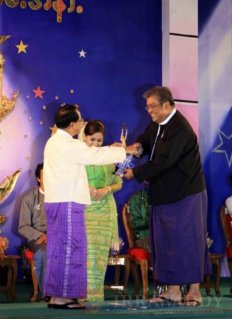Winner of Myanmar's Academy Award for 2009 pose with their awards at the annual Academy Awards organized by Myanmar Motion Picture Enterprise at the open-air theater of city hall in Nay Pyi Daw, Burma.
