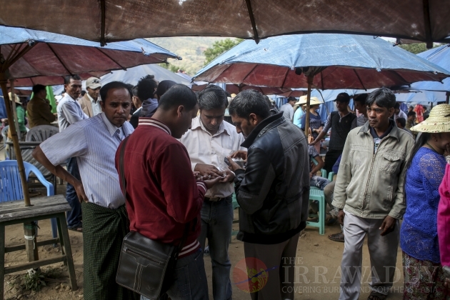 Gems mine workers from Ruby Land Gems mine workers from Ruby Land
