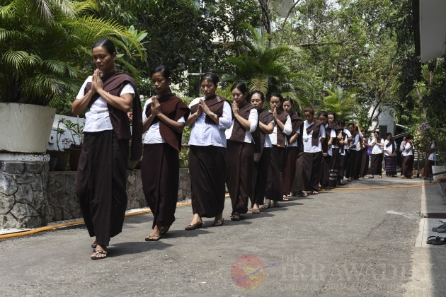 Those who welcome New Year with Dhamma.