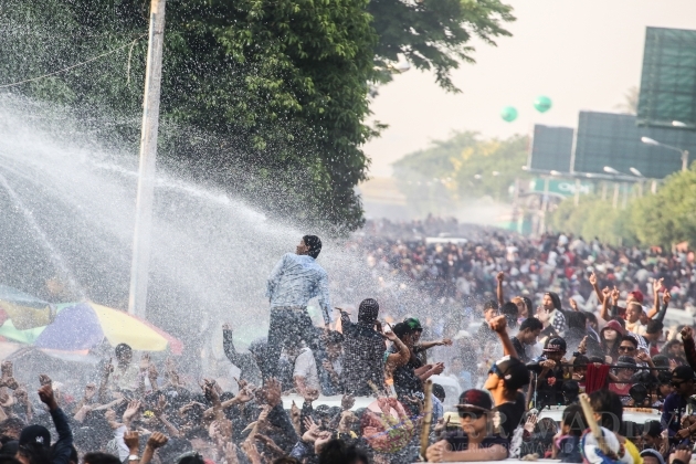 Rangoon Thingyan water festival
