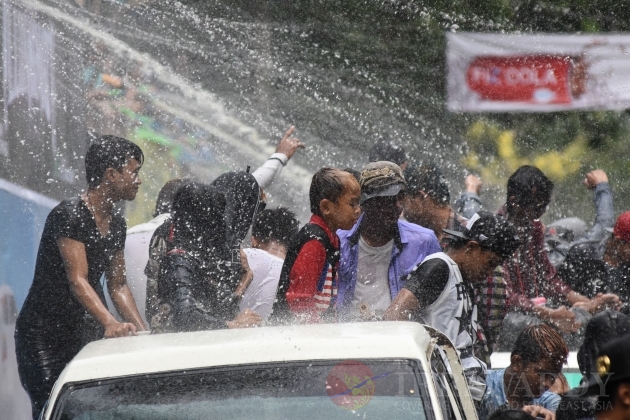 Thingyan Water Festival in Rangoon 2015