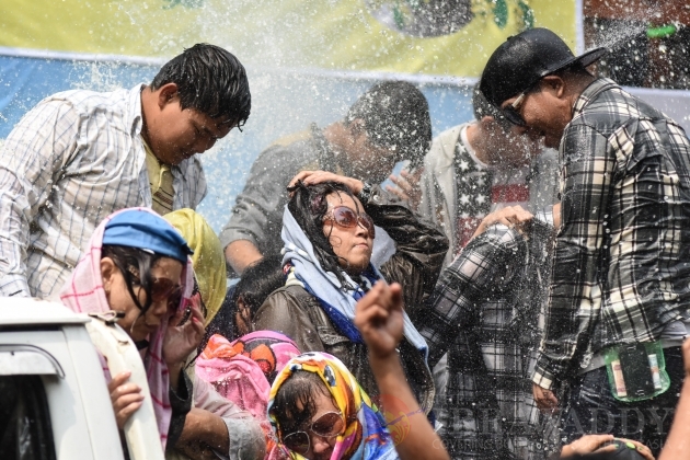 The second day of 2015 Thingyan.