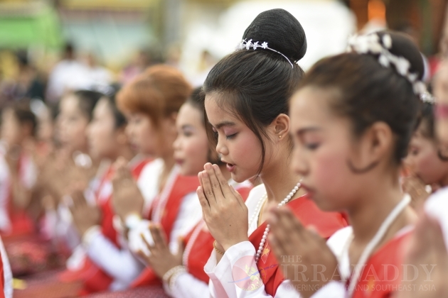 Mon youth association pours water on Boa tree