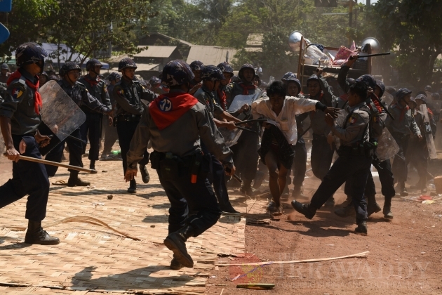 Police attack student protesters