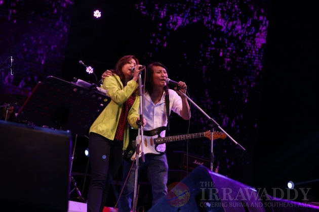 6064 TWO MAN SHOW Yangon