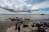 The sampan port near Shu Khin Thar recreation zone in Thaketa Township, Yangon helping the people who would like to take a look at the Dammasaydi Bell salvation on 27th August to get near the working site.   (Photo – Sai Zaw/ Irrwaddy)