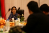 State Counselor Aung San Suu Kyi, upper right, meets with members of the Joint Monitoring Committee in Naypyidaw on April 27,2016 . (Photo: Hein Htet / The Irrawaddy). (Photo: Hein Htet / The Irrawaddy)