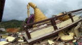 An earthquake damaged the pagoda in Tarlay, Easter Shan State.