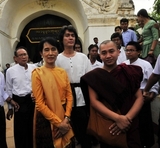 05-07-15 - PHOTO:- Irrawaddy Aung San Suu kyi, Bagan