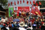 Daw Suu talks to supporters in Kalaw, Southern Shan State, Myanmar, Thursday, March.1, 2012.