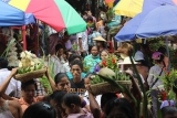 30-08-12 Burmese market scene - PHOTO - Jpaing