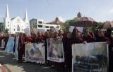 25-10-12  A crowd of more than two hundred people, joined by Buddhist monks hold a protest in front of Rangoon city hall and at Sula Pagoda to make a three point statement asking the government to protect ethnic Arakanese people from violence instigated by "illegal Bengali migrants"