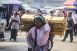 An ethnic Shan woman visits the Kengtung market on May 10, 2015. (Photo: JPaing / The Irrawaddy)